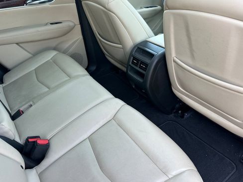 Used 2017 Cadillac XT5 Luxury w/ Driver Awareness Package AWD/4WD image 18