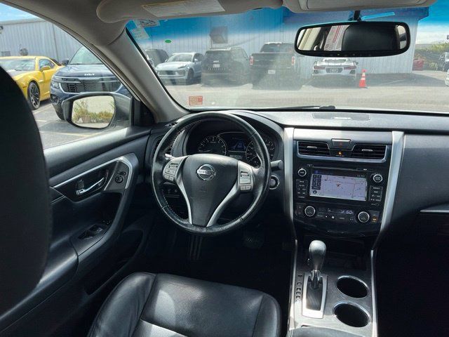 Used 2013 Nissan Altima 2.5 SL w/ Technology Pkg FWD image 40