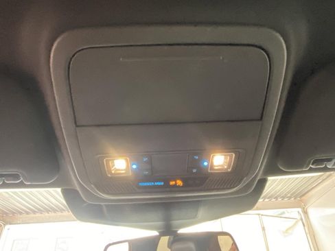 Used 2020 Ford Explorer XLT w/ Equipment Group 202A AWD/4WD image 31
