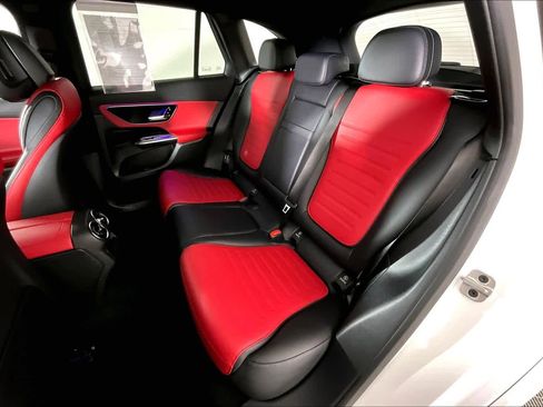 Used 2025 Mercedes-Benz GLC 300 image 18