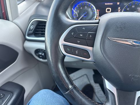 Used 2018 Chrysler Pacifica Touring-L Plus w/ Advanced Safetytec Group image 25