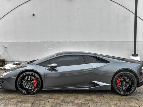 Used 2018 Lamborghini Huracan LP 580-2 image 2