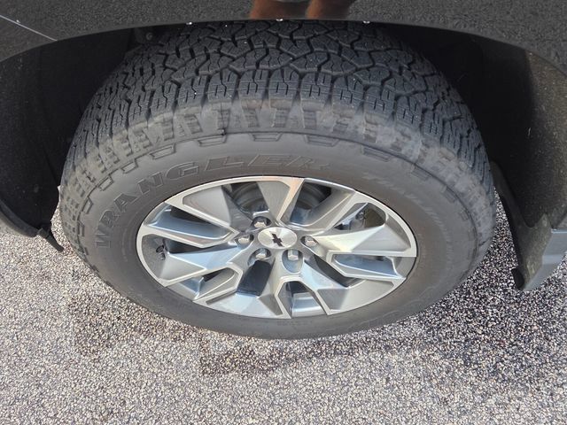 Used 2025 Chevrolet Silverado 1500 RST AWD/4WD image 19