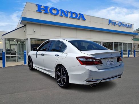 Used 2017 Honda Accord Sport image 6