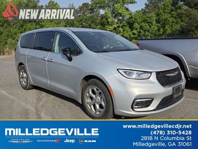 Used 2024 Chrysler Pacifica Limited