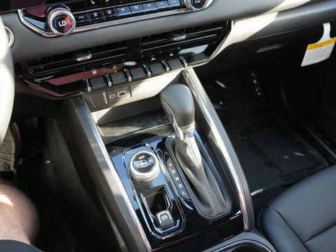 New 2026 GMC Canyon Elevation w/ Convenience Package image 24