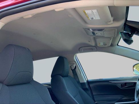Certified 2025 Toyota RAV4 LE AWD/4WD image 13