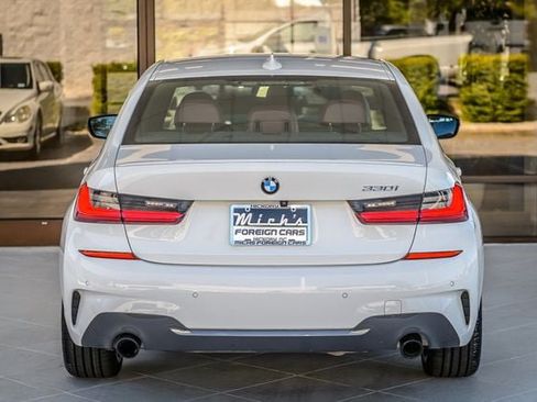 Used 2022 BMW 330i Sedan w/ M Sport Package RWD image 8