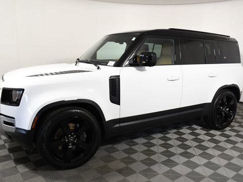Used 2023 Land Rover Defender 110 S AWD/4WD image 2