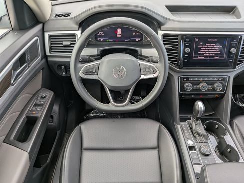 Certified 2023 Volkswagen Atlas SE w/ Panoramic Sunroof Package AWD/4WD image 14