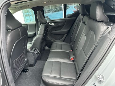 Used 2024 Volvo XC40 B5 Plus w/ Protection Package Premier AWD/4WD image 24