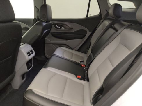 Used 2022 GMC Terrain SLT w/ Tech Package image 18