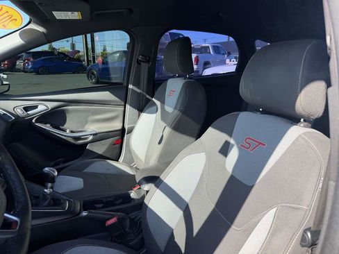 Used 2016 Ford Focus ST FWD image 9