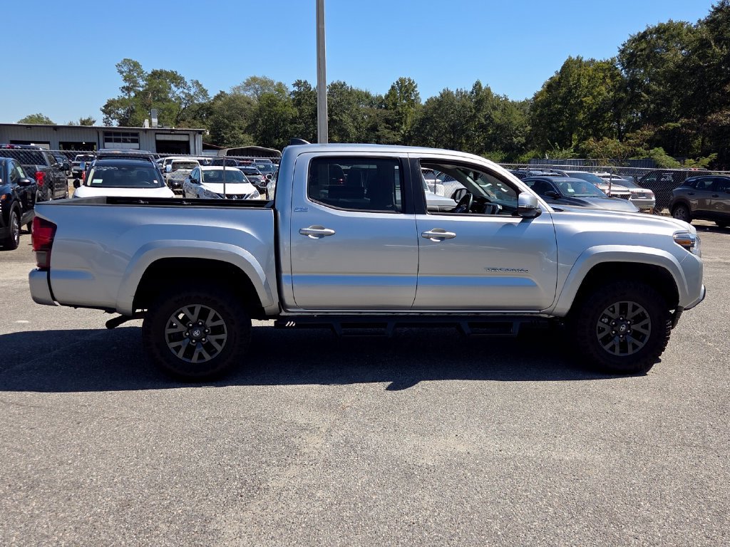 Used 2023 Toyota Tacoma SR5 w/ Technology Package AWD/4WD image 12