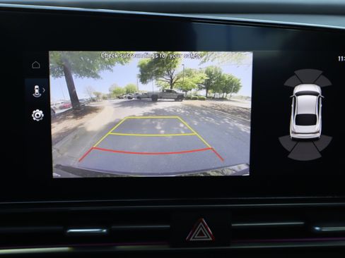 Used 2024 Hyundai Elantra Limited image 15