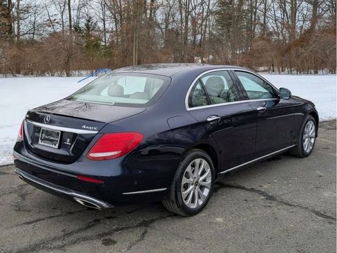 Used 2018 Mercedes-Benz E 300 4MATIC w/ Premium 2 Package image 5
