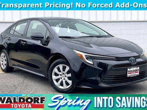 Used 2024 Toyota Corolla LE FWD image 1
