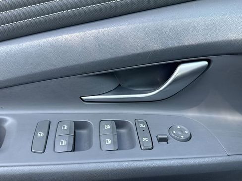 Used 2025 Hyundai Elantra SEL FWD image 25