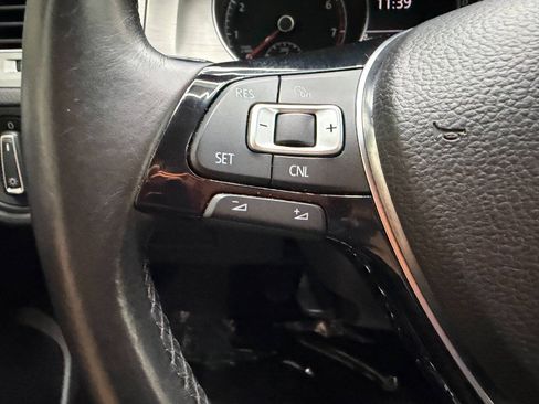 Used 2015 Volkswagen Golf 2-Door FWD image 18