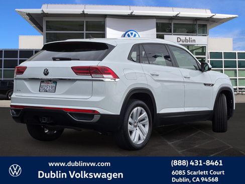 Certified 2023 Volkswagen Atlas Cross Sport SE w/ Panoramic Sunroof Package FWD image 4