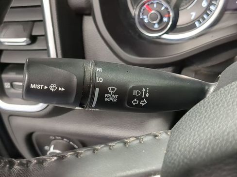 Used 2021 RAM 1500 Laramie w/ Sport Appearance Package AWD/4WD image 31