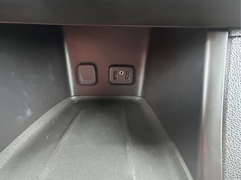 Used 2017 GMC Acadia SLE FWD image 20