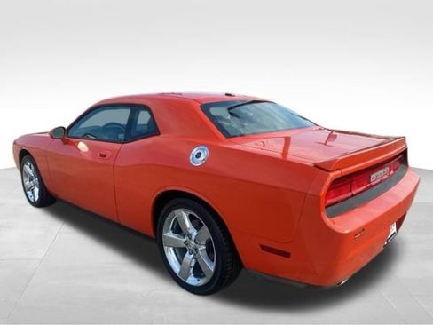 Used 2009 Dodge Challenger R/T RWD image 4