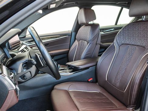 Used 2021 BMW 540i w/ Premium Package RWD image 18