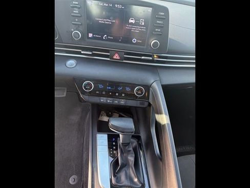Used 2022 Hyundai Elantra SEL image 16