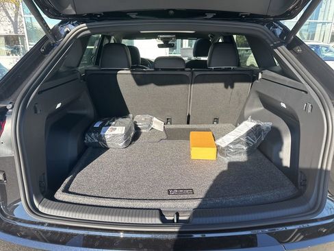 New 2026 Volkswagen Atlas Cross Sport SEL Premium R-Line AWD/4WD image 23