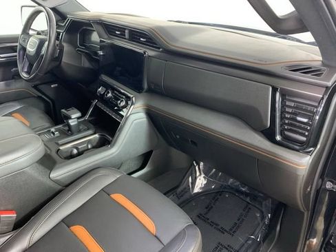Used 2023 GMC Sierra 1500 AT4 w/ Technology Package AWD/4WD image 5