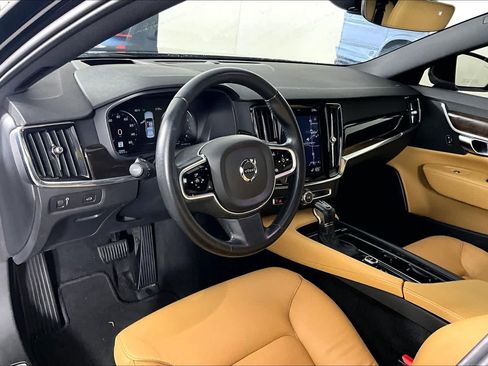 Used 2018 Volvo S90 T6 Momentum image 17