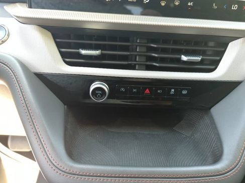 Certified 2025 Ford Explorer Active AWD/4WD image 33