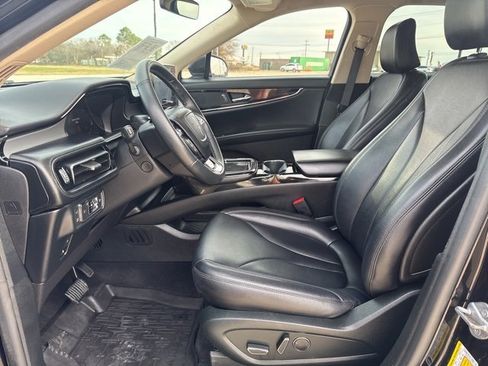 Used 2022 Lincoln Nautilus FWD w/ Premium Package image 2