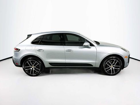 Certified 2025 Porsche Macan image 8