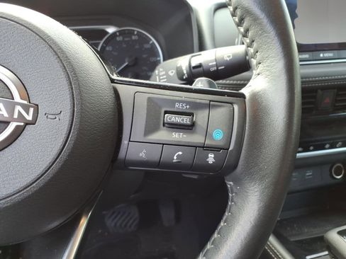 Used 2023 Nissan Rogue SL image 14