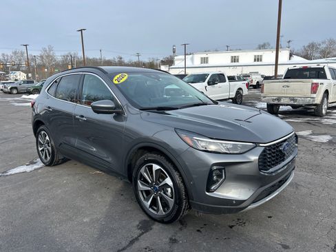 Certified 2023 Ford Escape Platinum w/ Premium Technology Package image 22