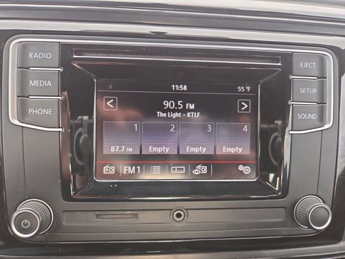 Used 2019 Volkswagen Beetle 2.0T image 19