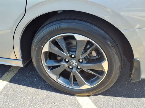 Used 2024 Honda Odyssey Elite image 14