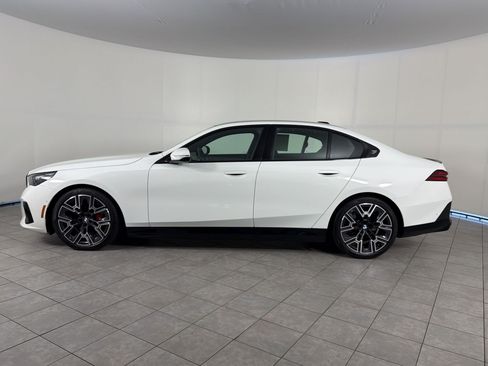 Used 2026 BMW i5 eDrive40 w/ Executive Package AWD/4WD image 2