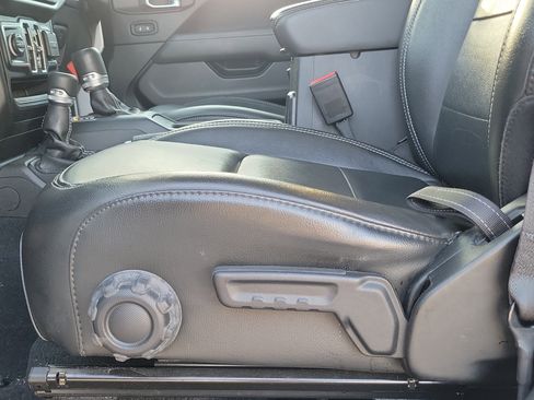 Used 2022 Jeep Wrangler Unlimited Sahara w/ Cold Weather Group image 21