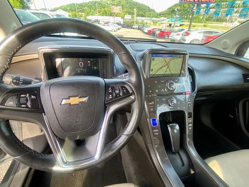 Used 2011 Chevrolet Volt Premium w/ Premium Trim Package FWD image 20