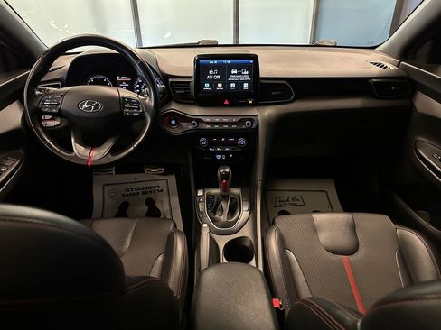 Used 2020 Hyundai Veloster Turbo image 9