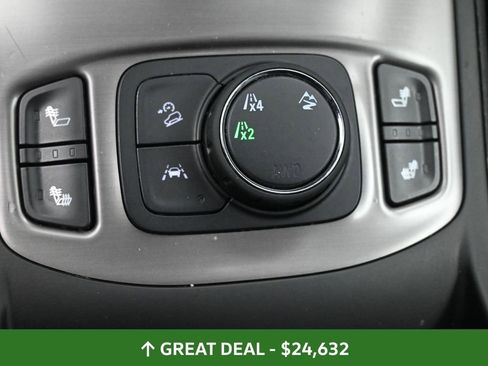 Used 2023 GMC Terrain AT4 image 32