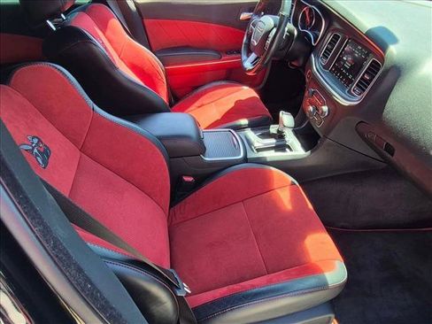 Used 2018 Dodge Charger R/T Scat Pack RWD image 19