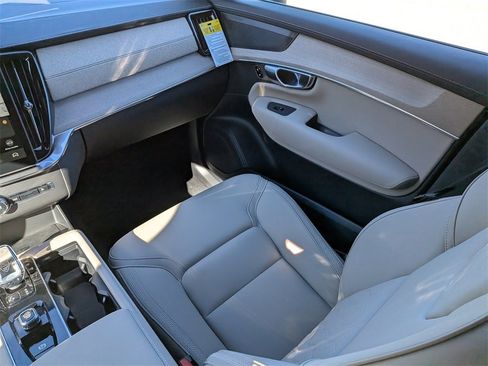 New 2026 Volvo XC90 B6 Plus w/ Protection Package Premier image 20