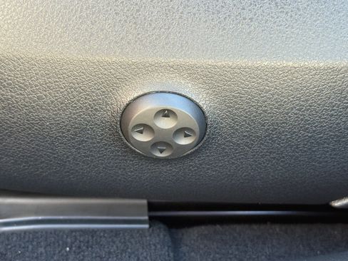 Used 2025 Mercedes-Benz C 300 Sedan image 28