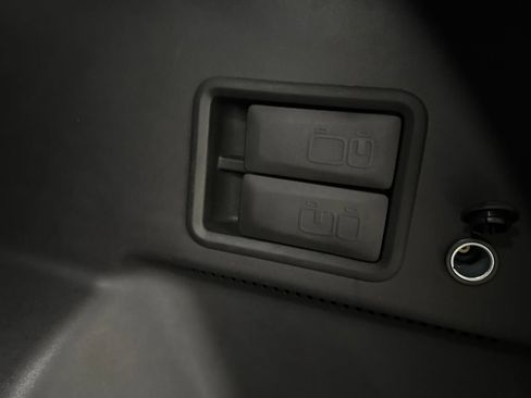 Used 2022 GMC Terrain SLT w/ Infotainment Package II AWD/4WD image 9