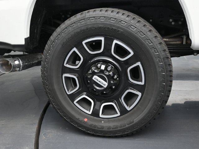 Certified 2025 Ford F250 Platinum AWD/4WD image 39