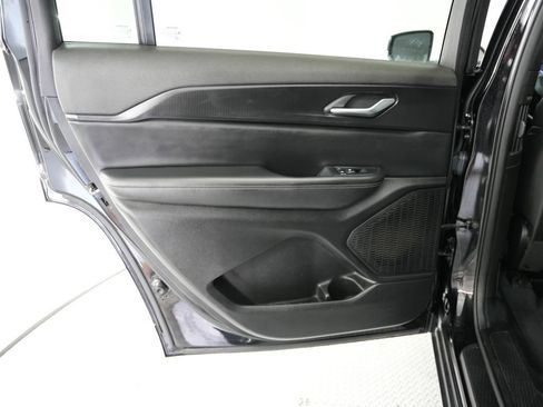Used 2023 Jeep Grand Cherokee L Laredo AWD/4WD image 38